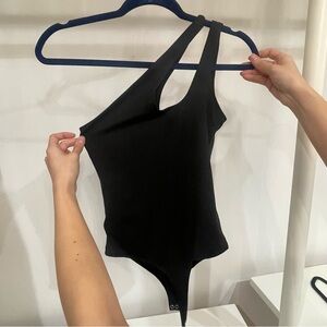 ReoRia Elegant Black Bodysuit